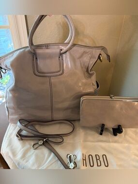 HOBO Beautiful Driftwood shade Leather Tote with Matching Clutch